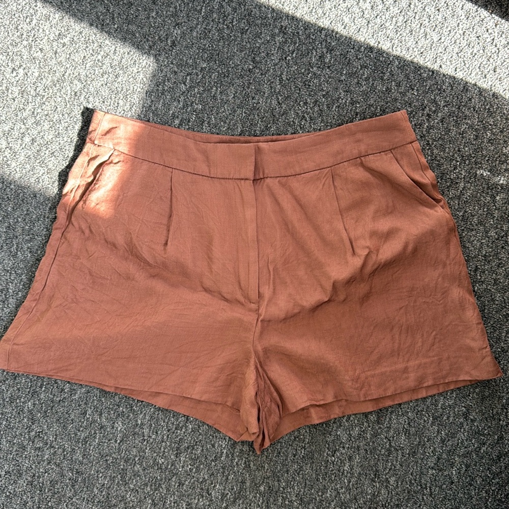 Express Stylist Linen Short-Size 14